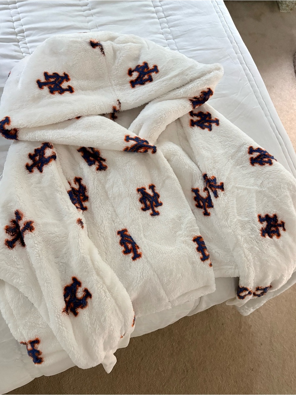 MLB NY Mets Cozy White Plush Hooded Teddy Jacket